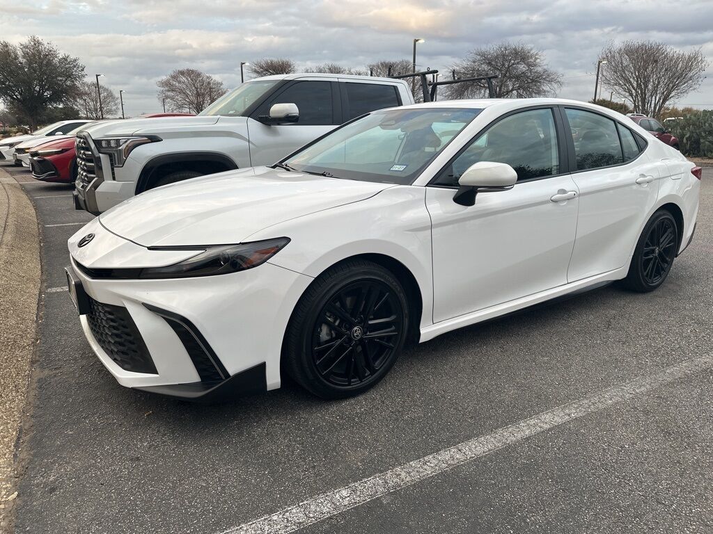 2025 Toyota Camry SE