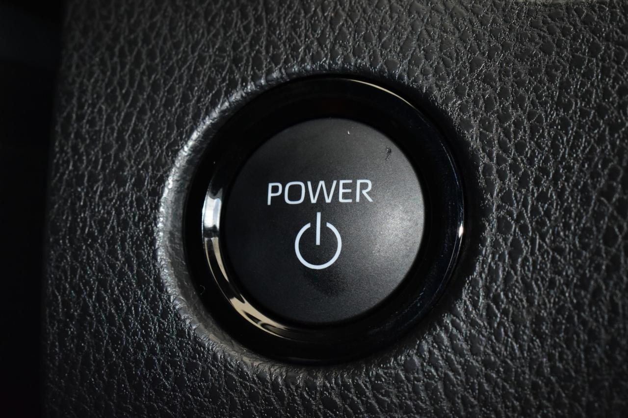2025 Toyota Camry SE Tampa FL