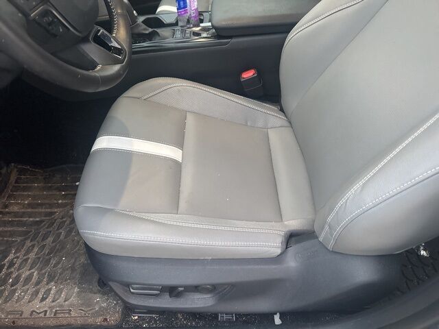 2025 Toyota Camry SE West Burlington IA