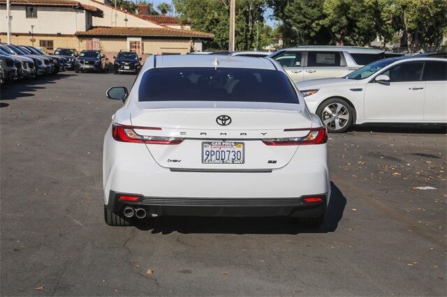 2025 Toyota Camry SE Glendale CA