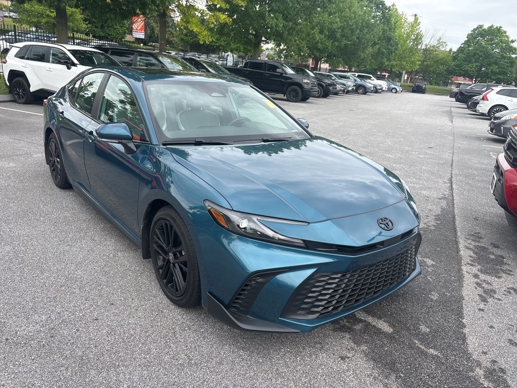 2025 Toyota Camry SE