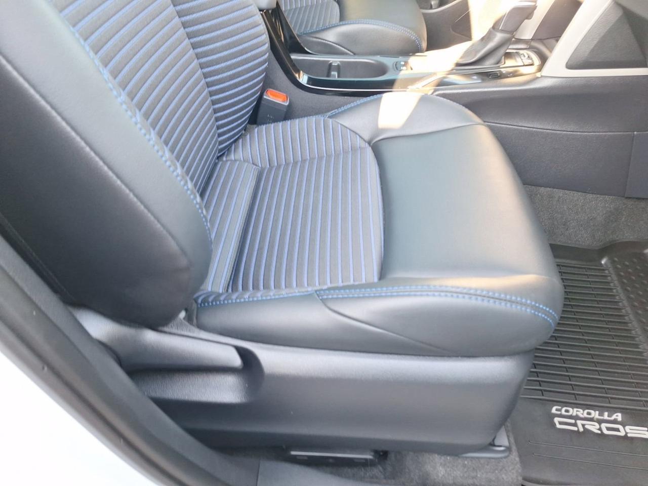 2025 Toyota Corolla Cross Hybrid XSE Hurst TX