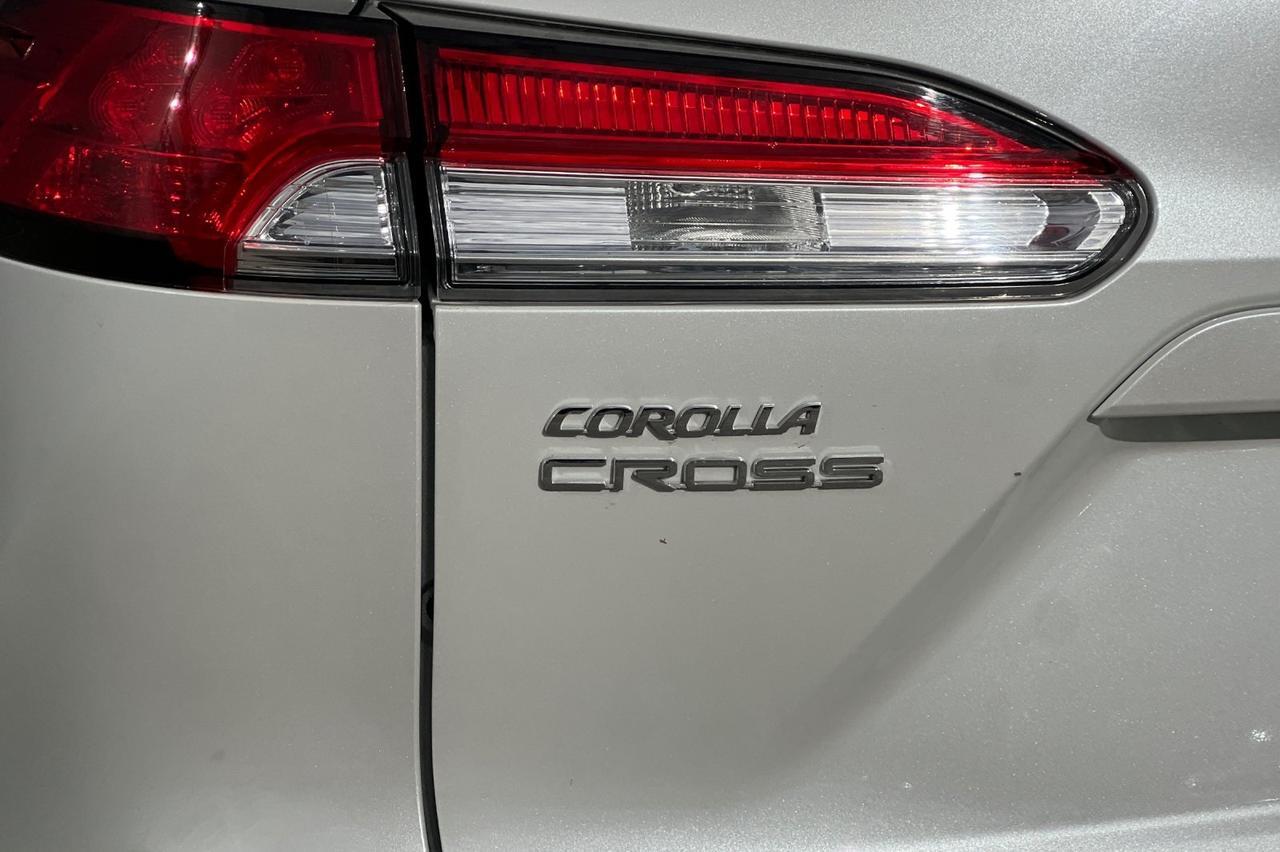 2025 Toyota Corolla Cross L Ontario OR