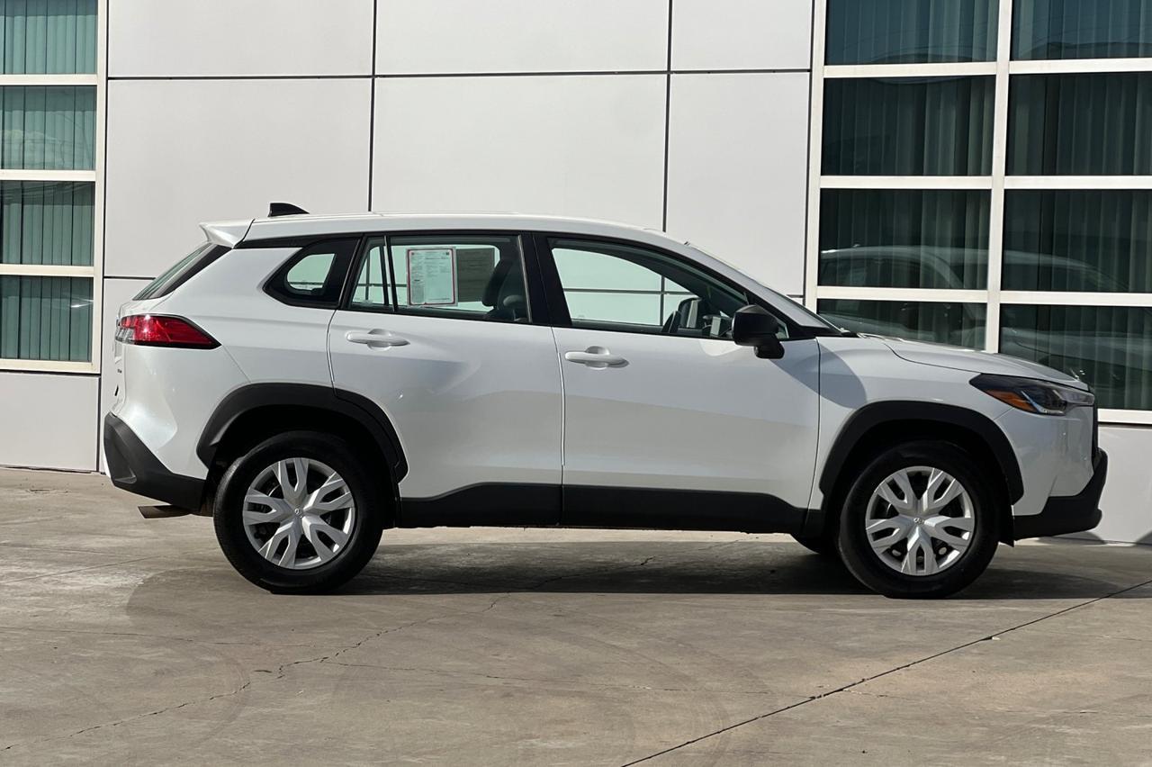 2025 Toyota Corolla Cross L Ontario OR