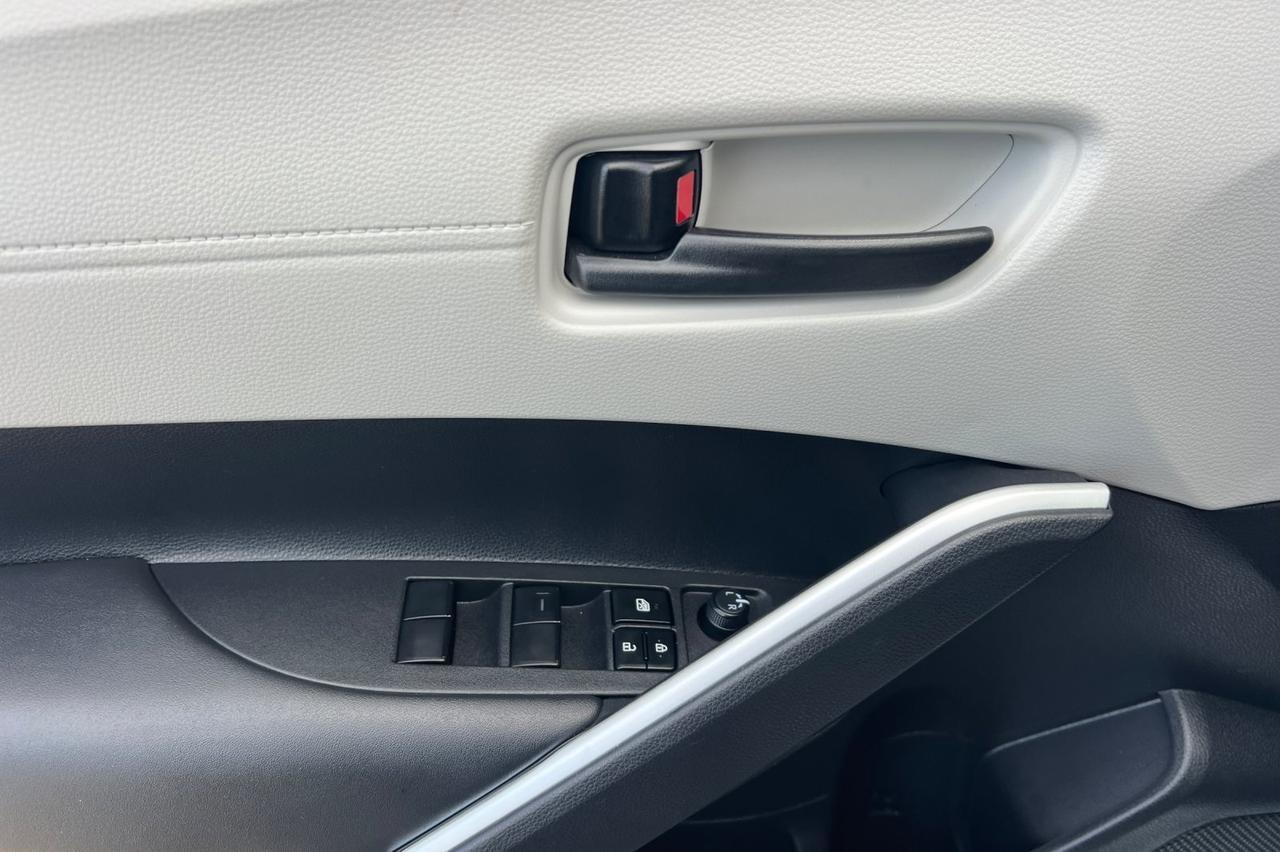 2025 Toyota Corolla Cross L Ontario OR