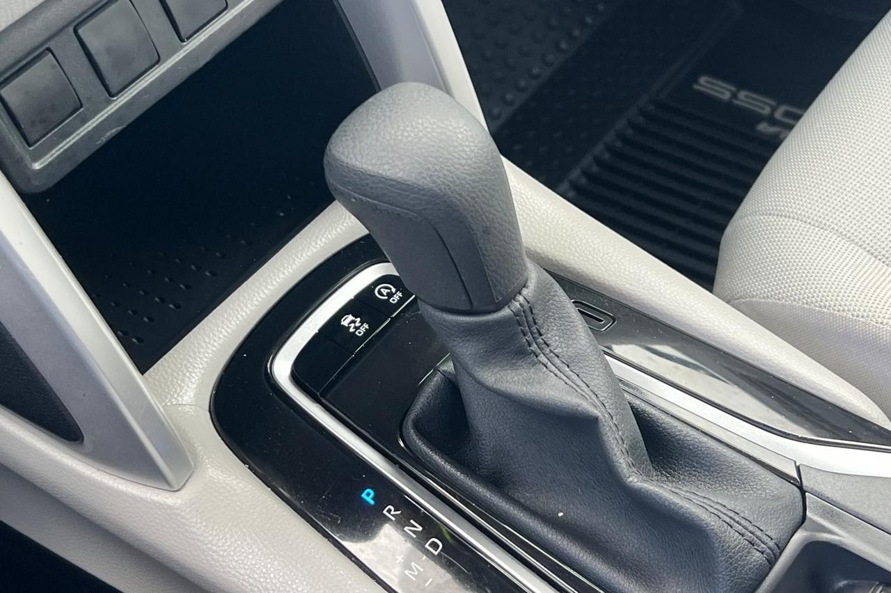2025 Toyota Corolla Cross L Ontario OR