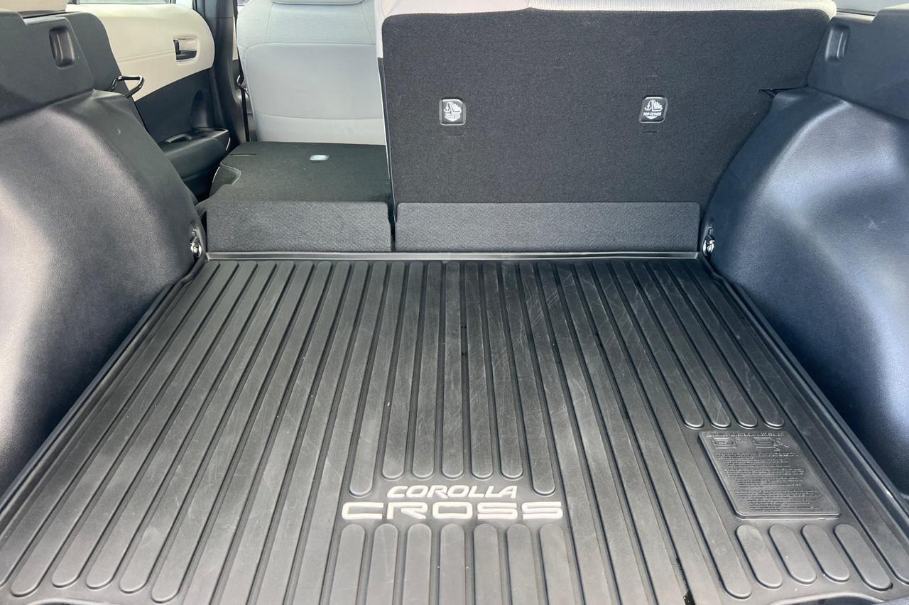 2025 Toyota Corolla Cross L Ontario OR