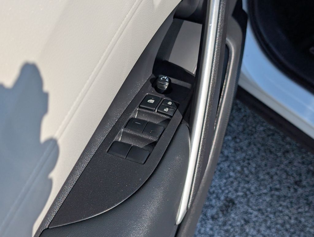 2025 Toyota Corolla Cross L Cockeysville MD