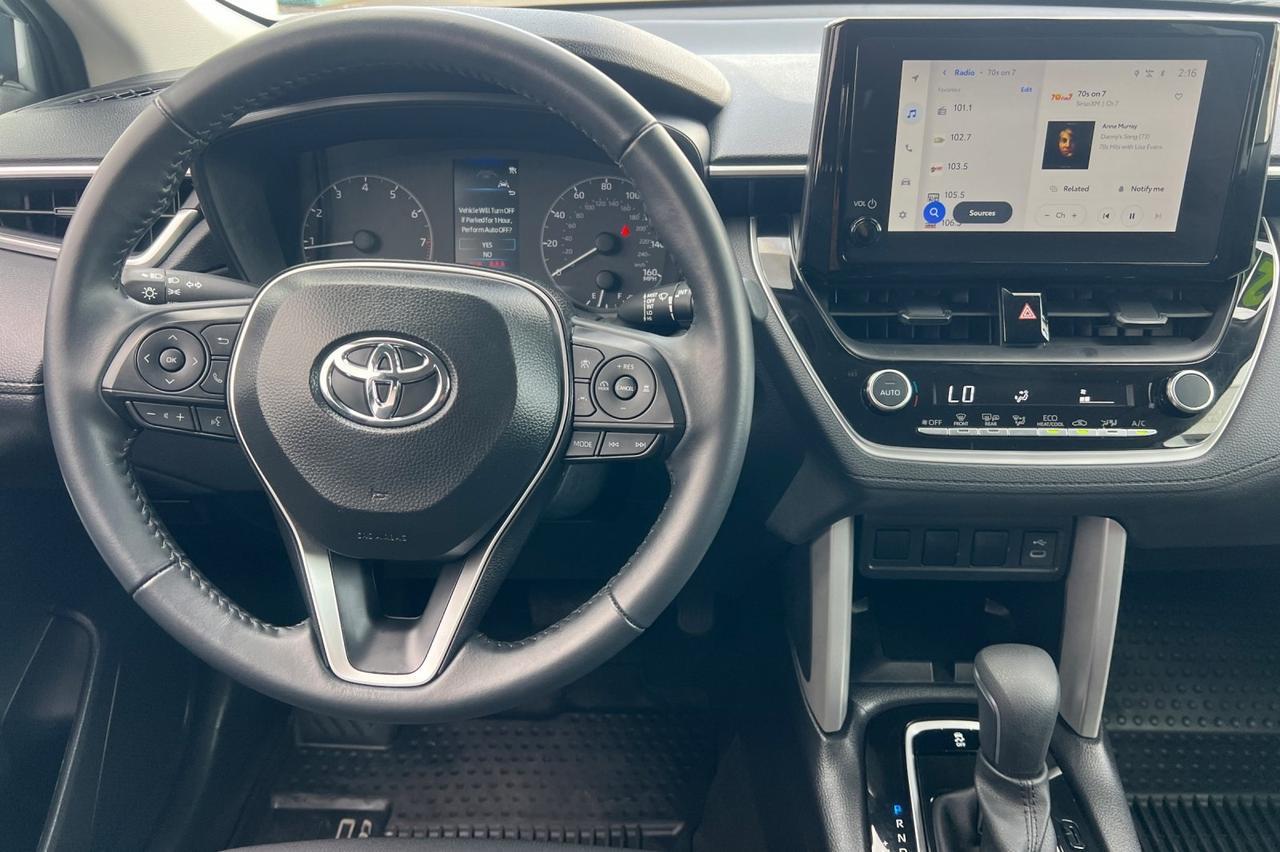 2025 Toyota Corolla Cross LE Ontario OR
