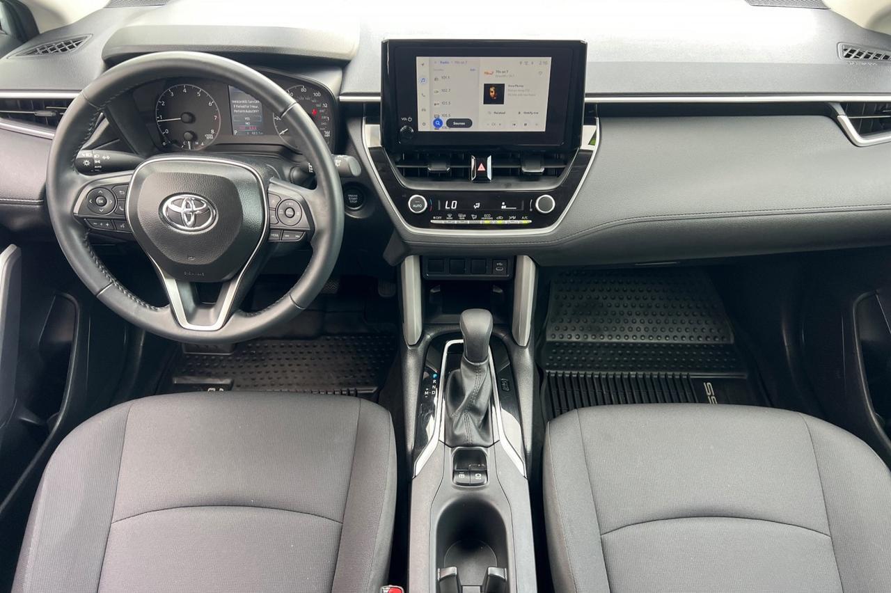 2025 Toyota Corolla Cross LE Ontario OR