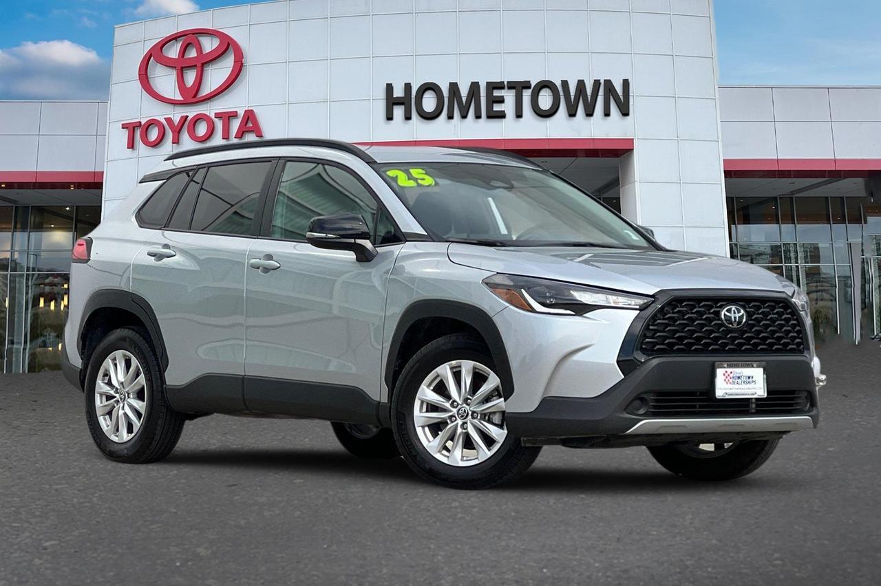 2025 Toyota Corolla Cross LE Ontario OR