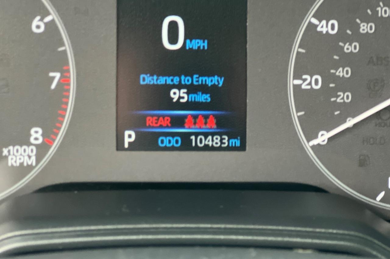 2025 Toyota Corolla Cross LE Ontario OR