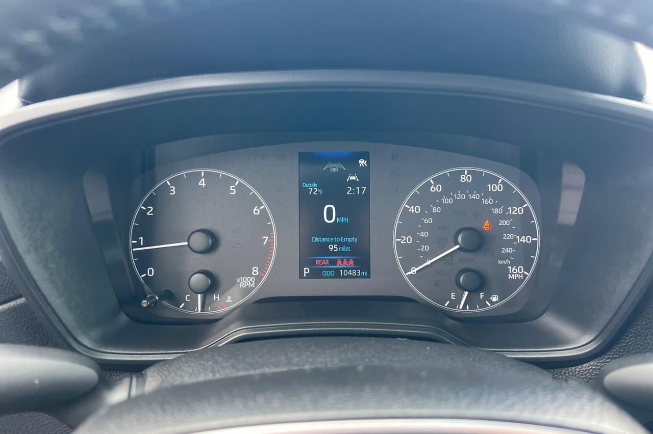 2025 Toyota Corolla Cross LE Ontario OR