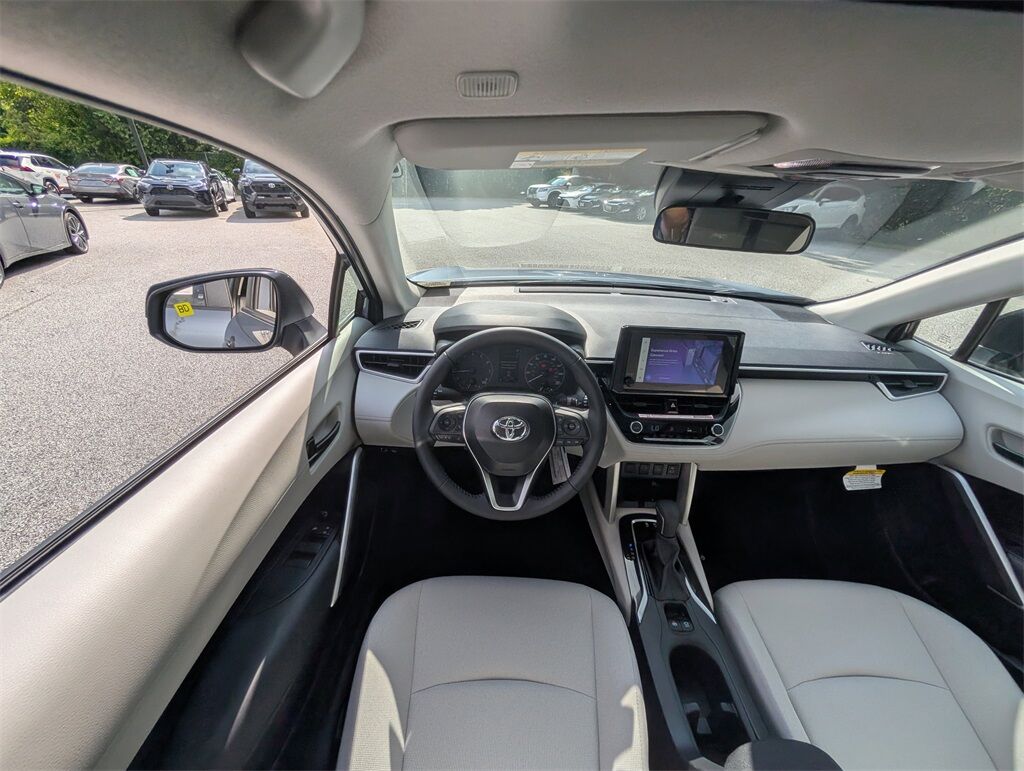 2025 Toyota Corolla Cross LE