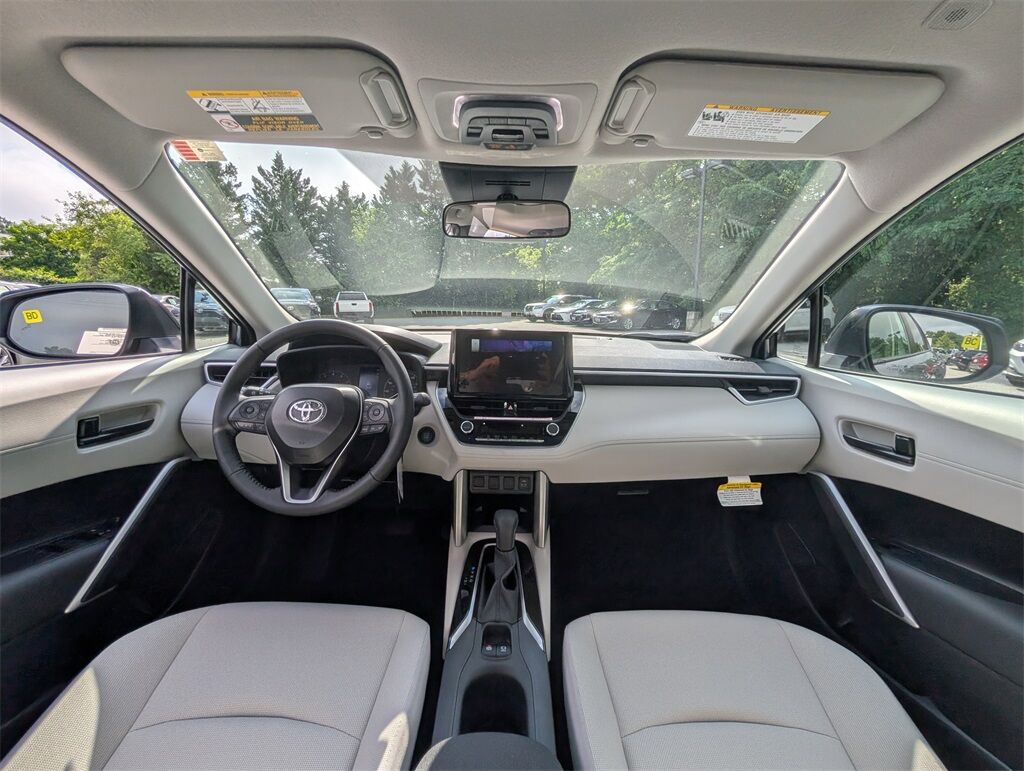 2025 Toyota Corolla Cross LE