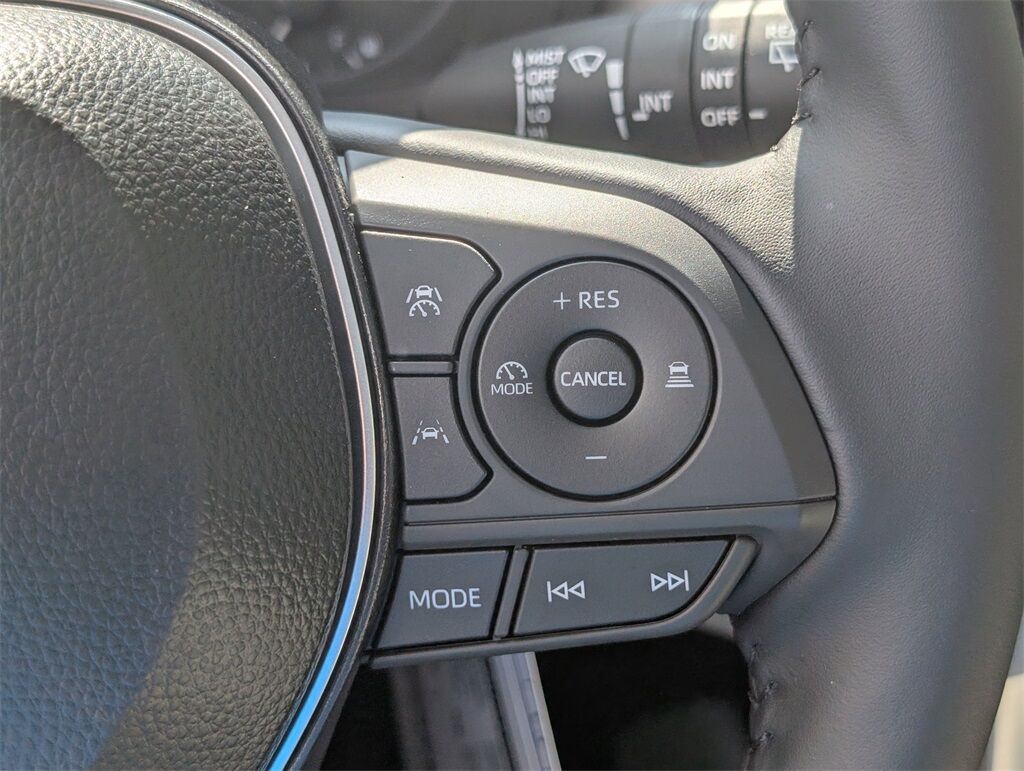 2025 Toyota Corolla Cross LE