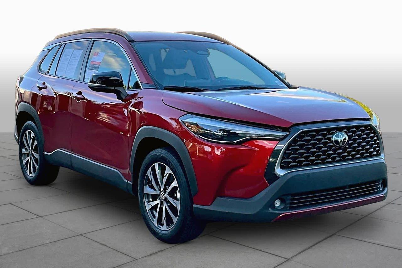 2025 Toyota Corolla Cross XLE