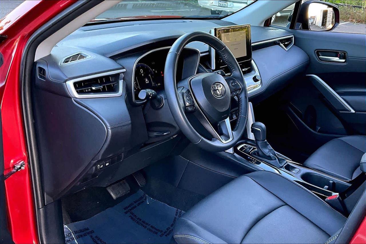 2025 Toyota Corolla Cross XLE Folsom CA