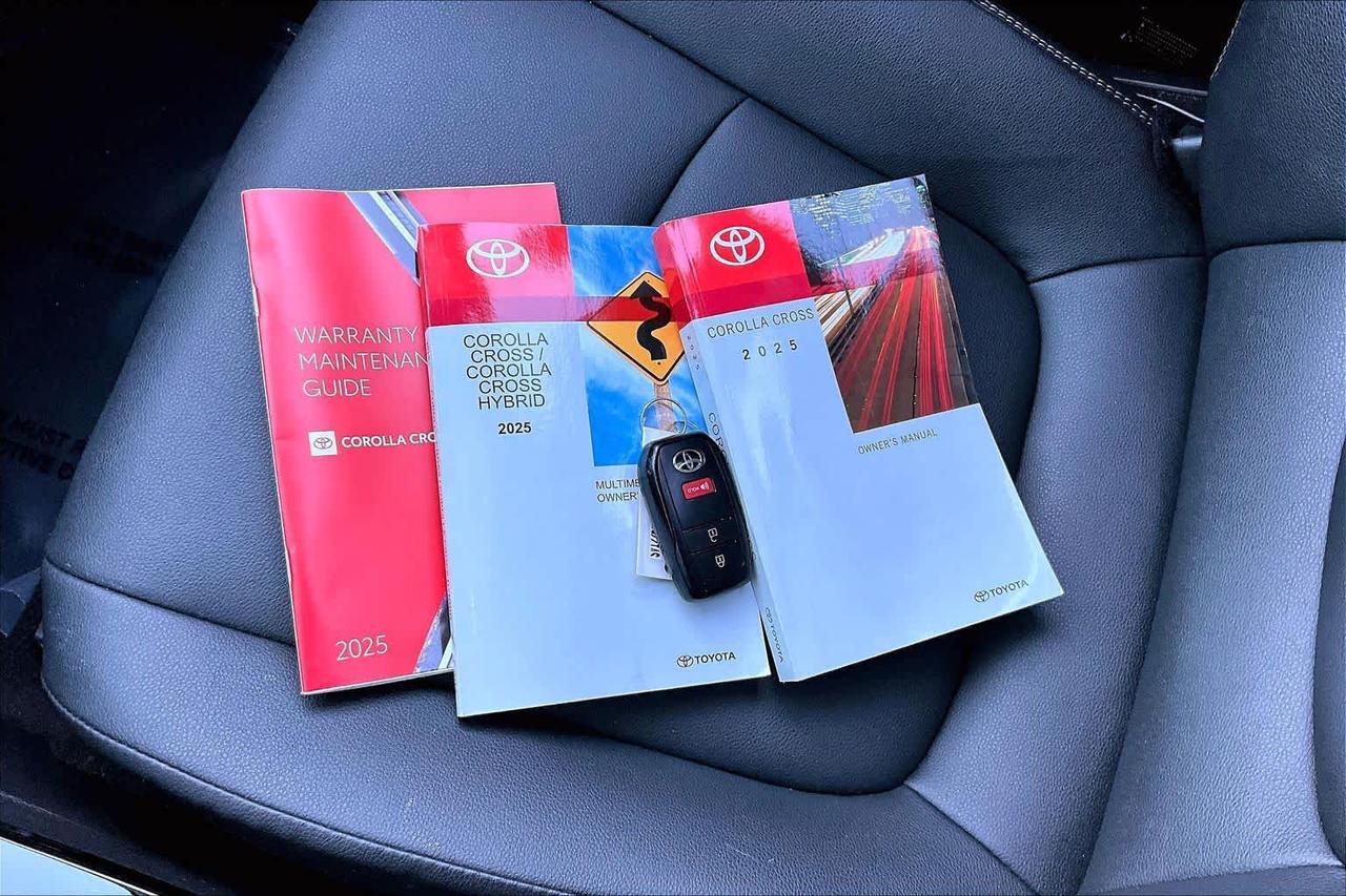 2025 Toyota Corolla Cross XLE Folsom CA