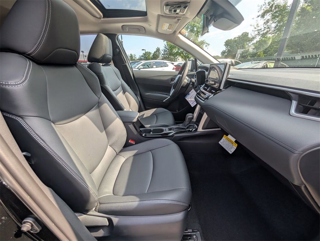 2025 Toyota Corolla Cross XLE