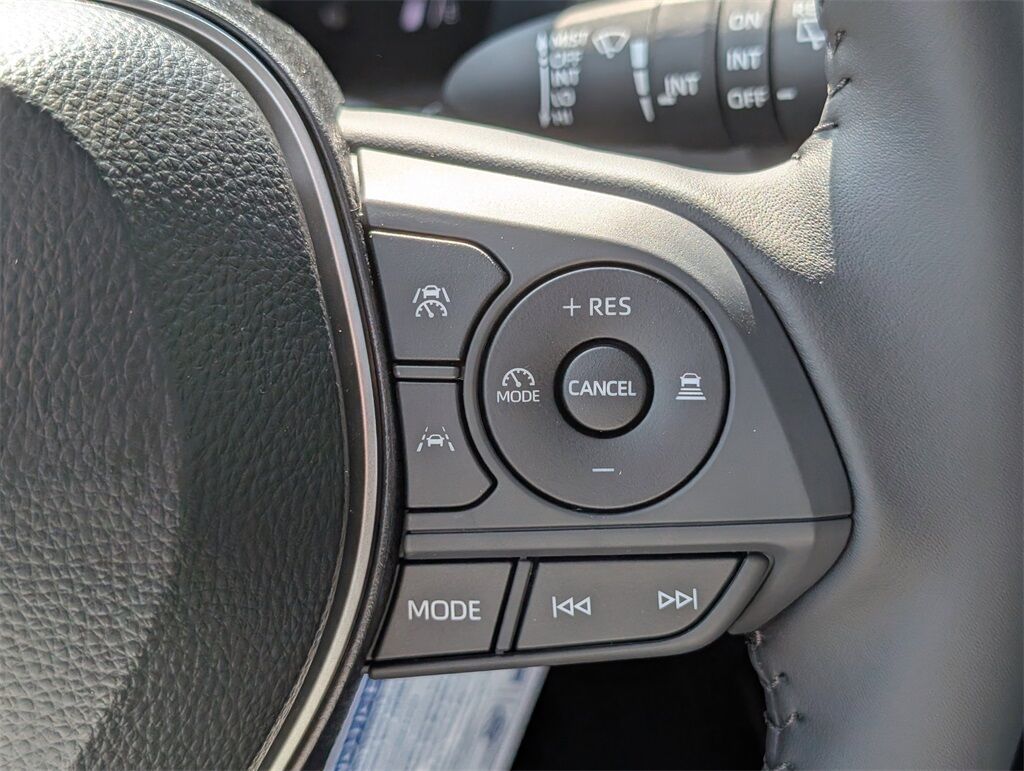 2025 Toyota Corolla Cross XLE
