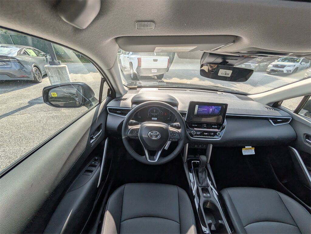 2025 Toyota Corolla Cross XLE
