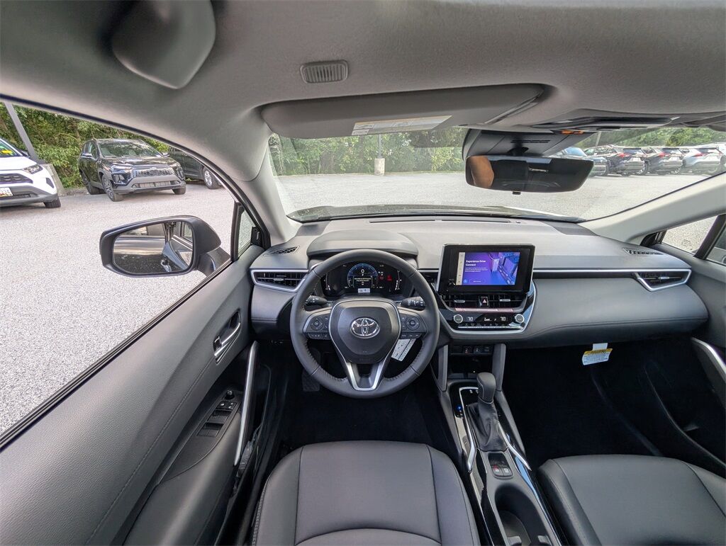 2025 Toyota Corolla Cross XLE