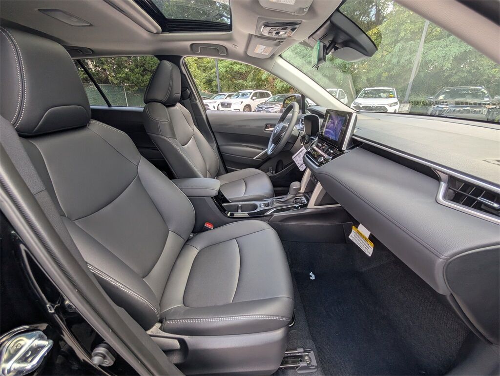 2025 Toyota Corolla Cross XLE