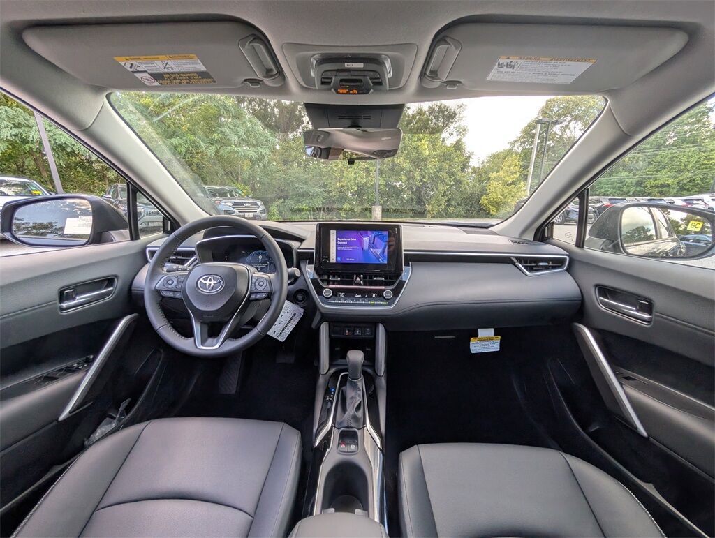 2025 Toyota Corolla Cross XLE