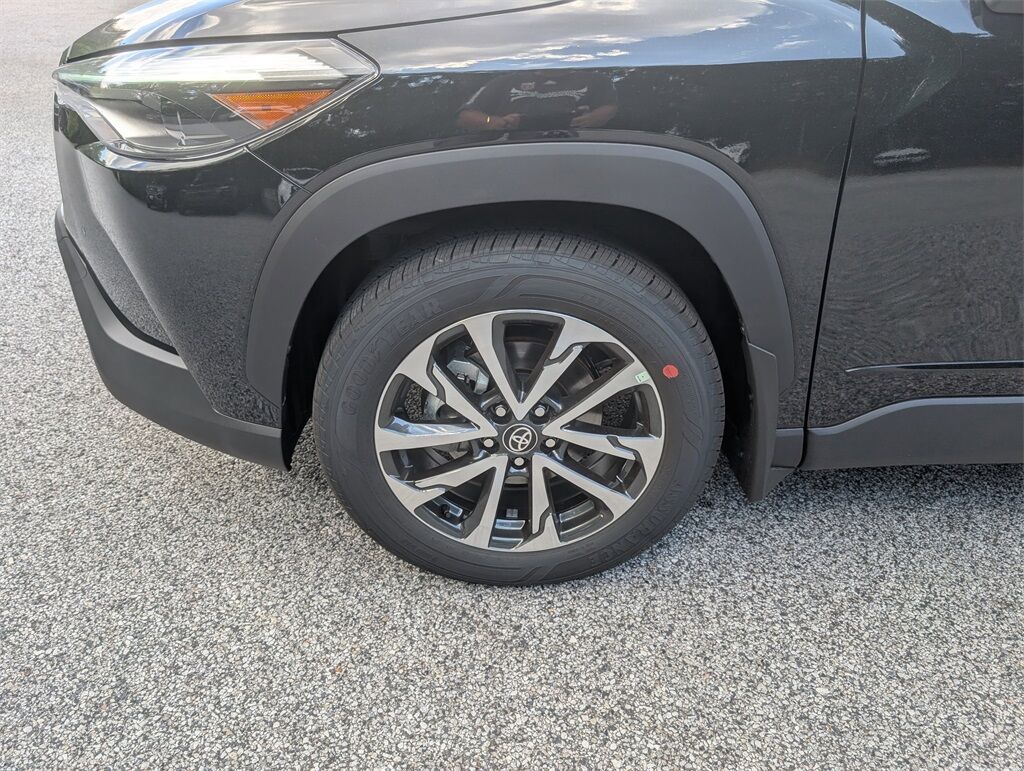 2025 Toyota Corolla Cross XLE