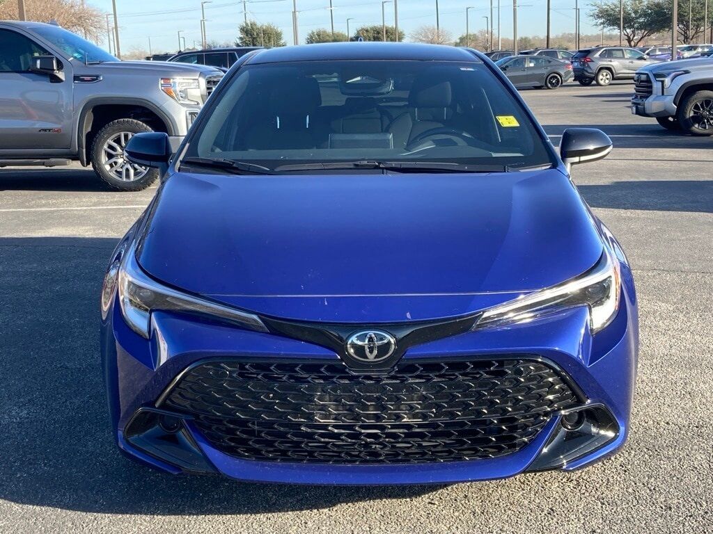 2025 Toyota Corolla Hatchback SE