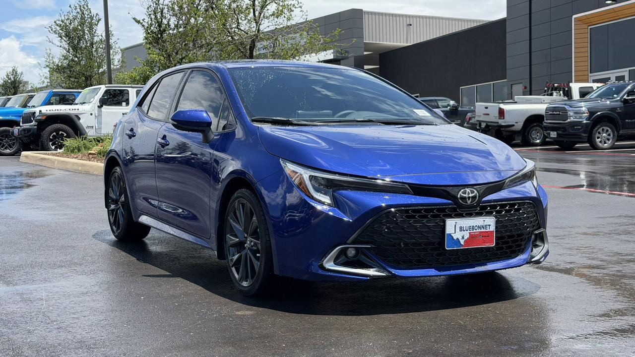 2025 Toyota Corolla Hatchback XSE