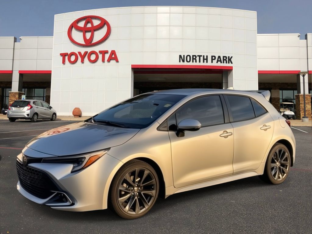 2025 Toyota Corolla Hatchback XSE
