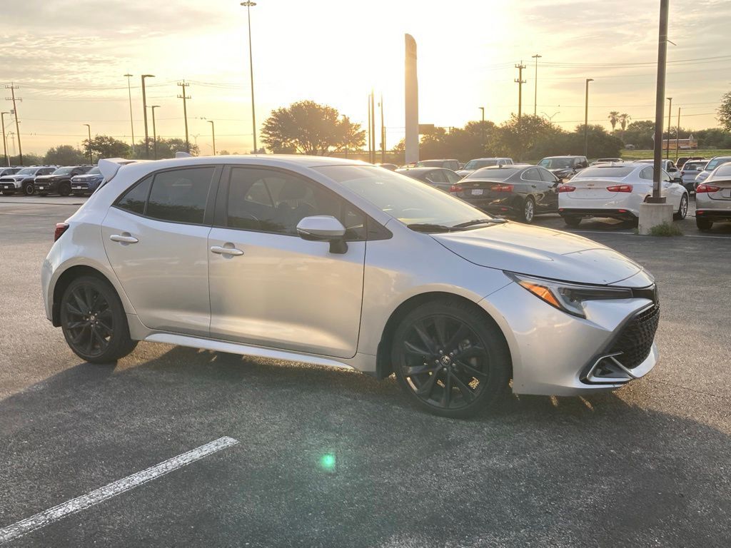 2025 Toyota Corolla Hatchback XSE