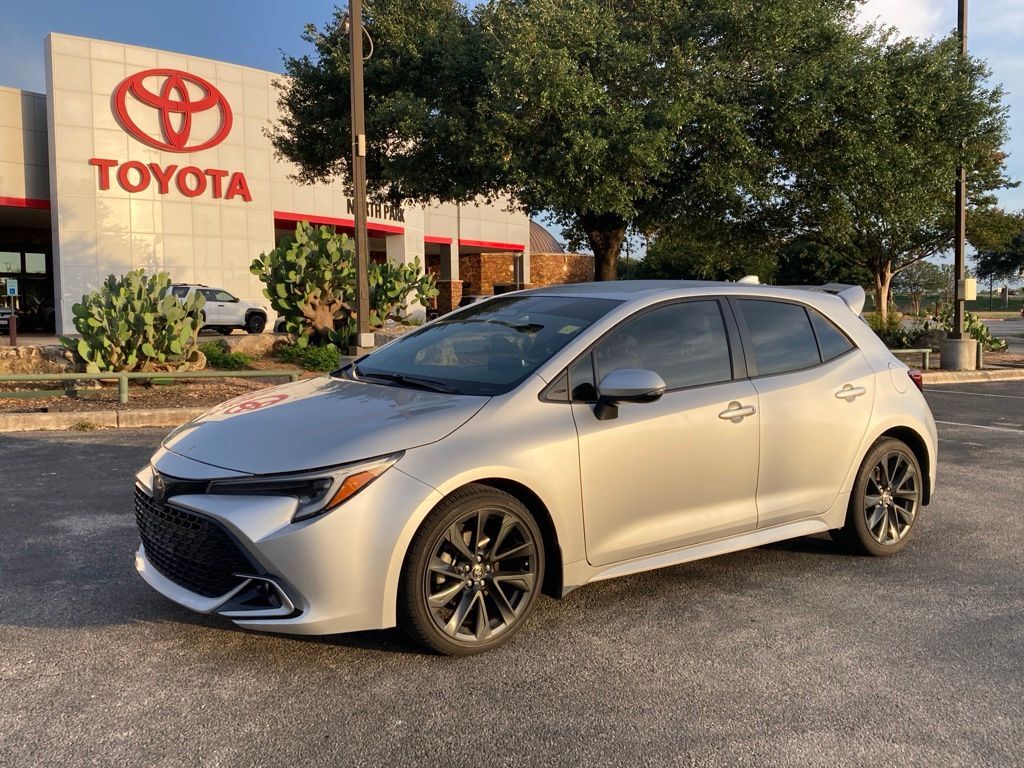 2025 Toyota Corolla Hatchback XSE