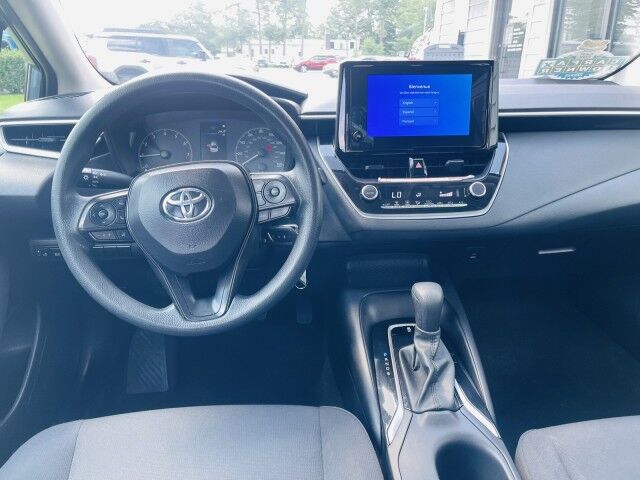 2025 Toyota Corolla LE - Photo 15