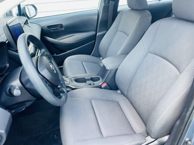 2025 Toyota Corolla LE - Photo 9