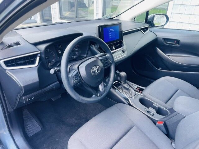 2025 Toyota Corolla LE - Photo 8