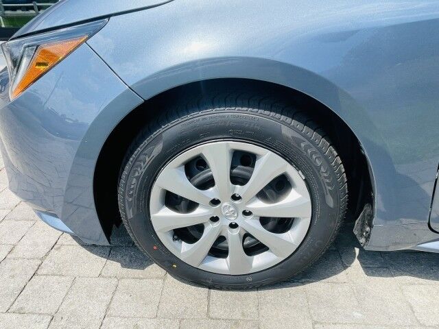 2025 Toyota Corolla LE - Photo 27