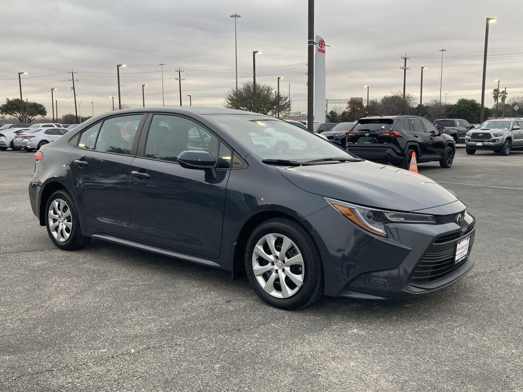 2025 Toyota Corolla LE