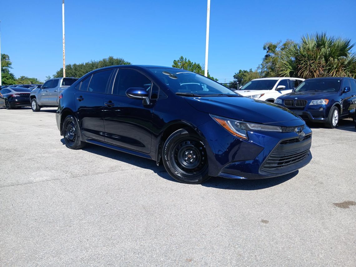 2025 Toyota Corolla LE Sedan 4D