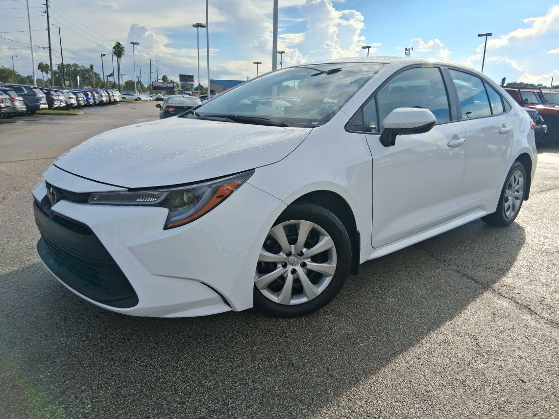 2025 Toyota Corolla LE Sedan 4D