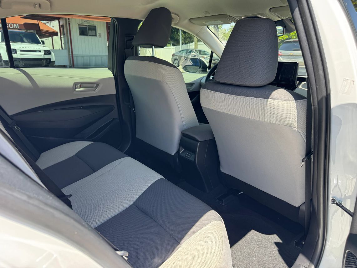 2025 Toyota Corolla LE Sedan 4D