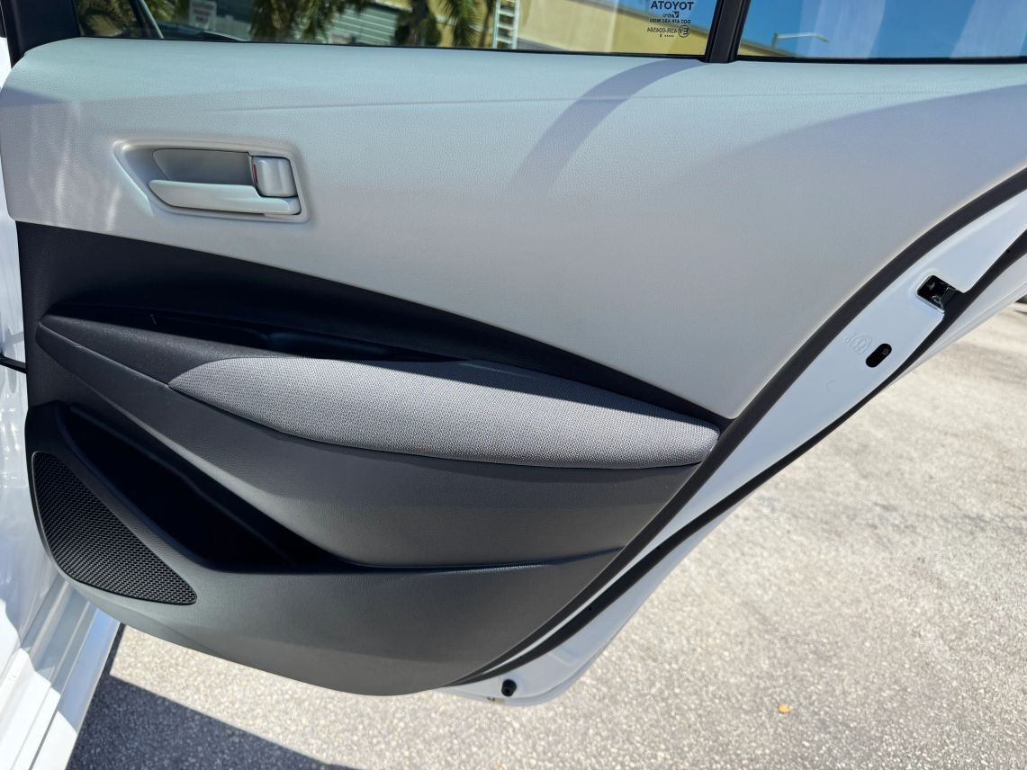 2025 Toyota Corolla LE Sedan 4D