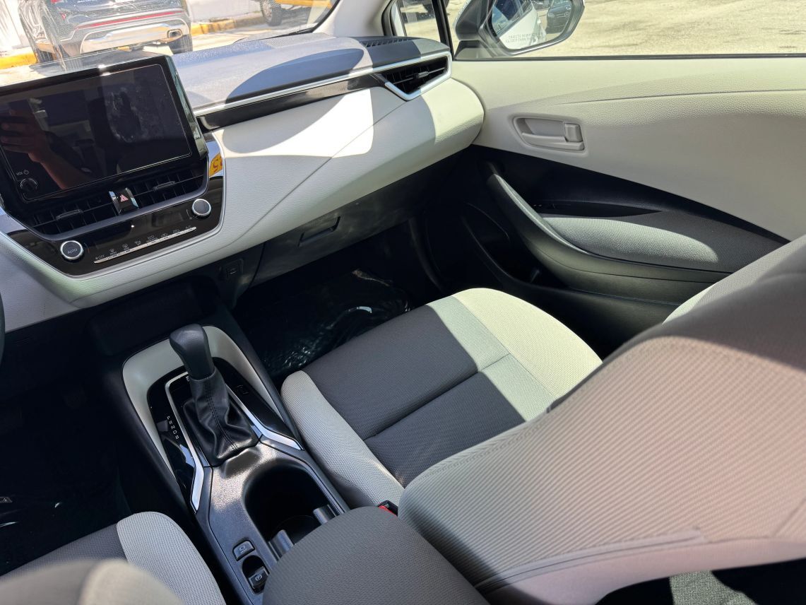 2025 Toyota Corolla LE Sedan 4D