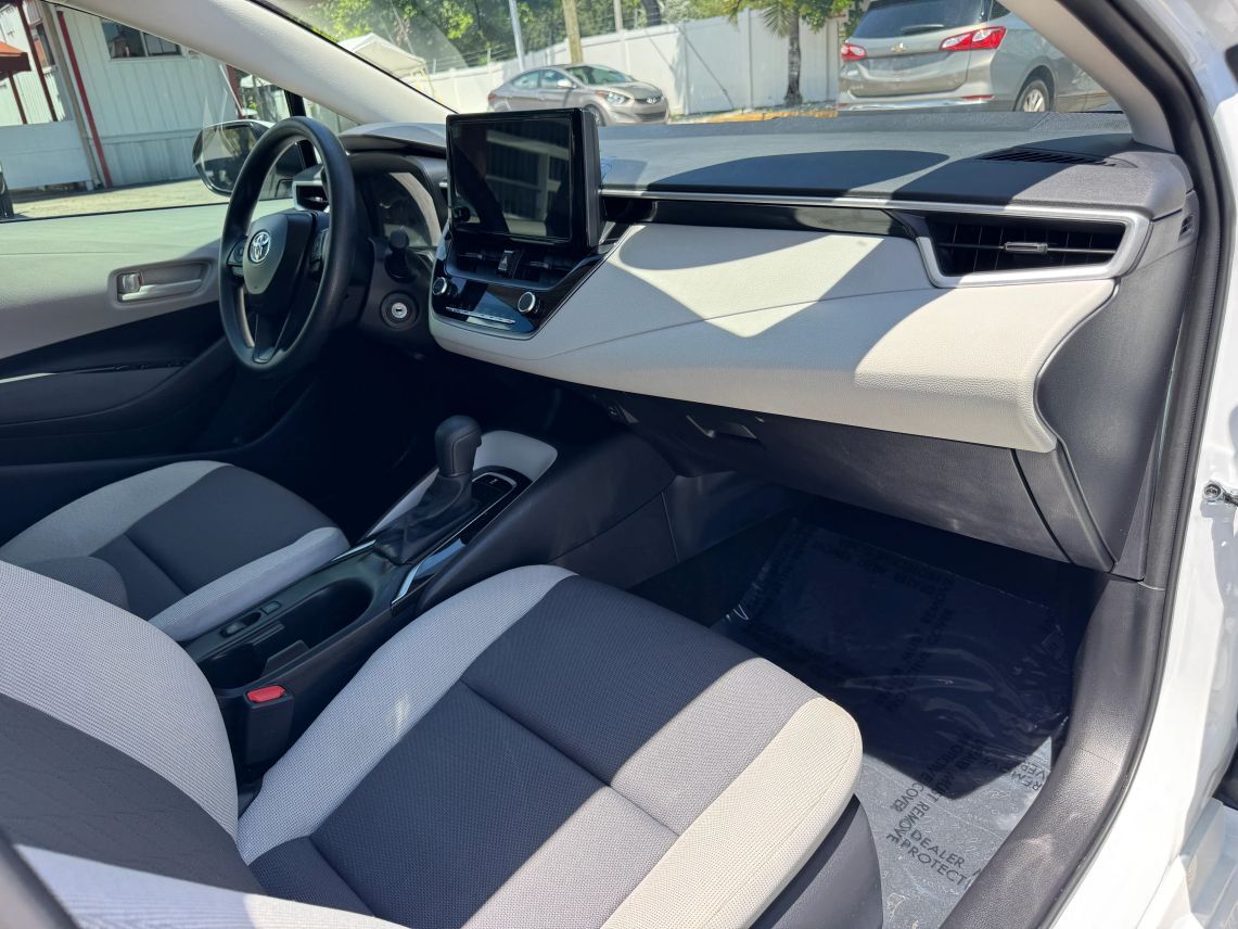 2025 Toyota Corolla LE Sedan 4D