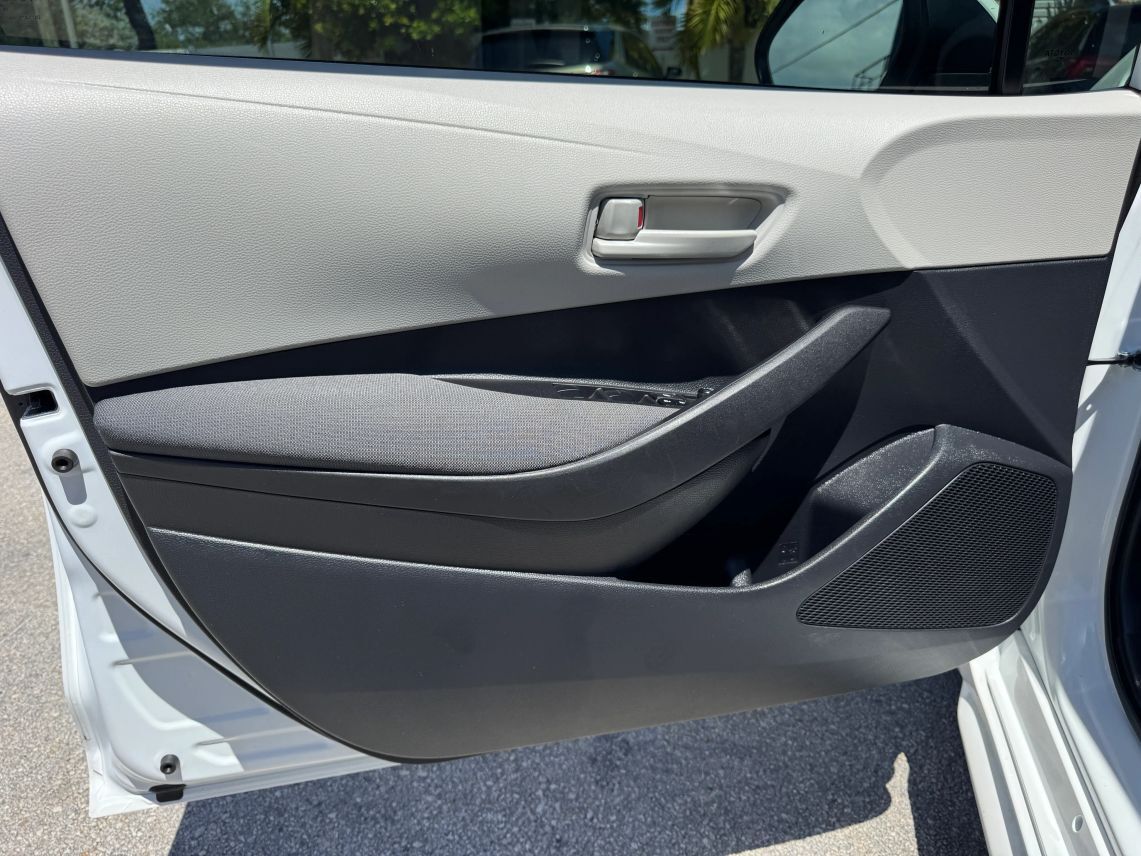 2025 Toyota Corolla LE Sedan 4D