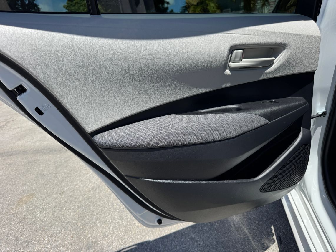 2025 Toyota Corolla LE Sedan 4D