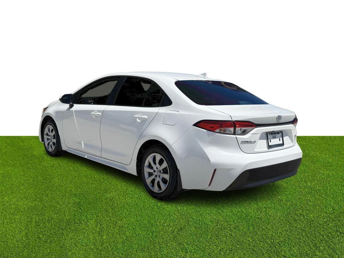 2025 Toyota Corolla LE Sedan 4D