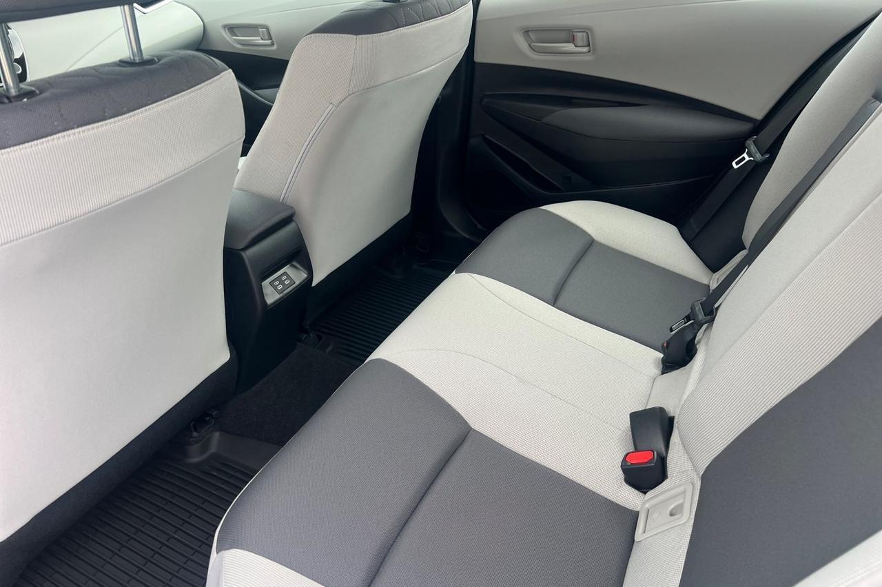 2025 Toyota Corolla LE Ontario OR